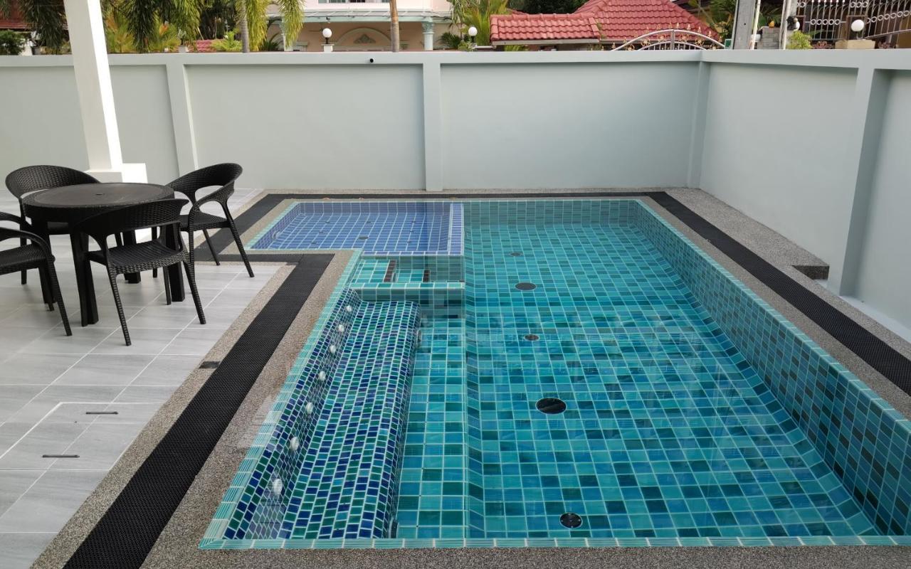 Private Pool Villa With Jacuzzi At Royal Park Village - Walk To The Beach - 6 People - Max 3 Males (Adults Only) Jomtien Beach Exterior foto