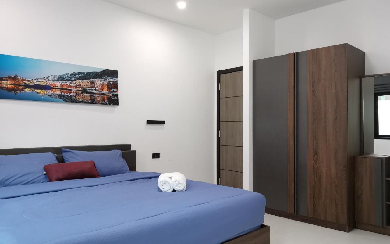 Private Pool Villa With Jacuzzi At Royal Park Village - Walk To The Beach - 6 People - Max 3 Males (Adults Only) Jomtien Beach Exterior foto