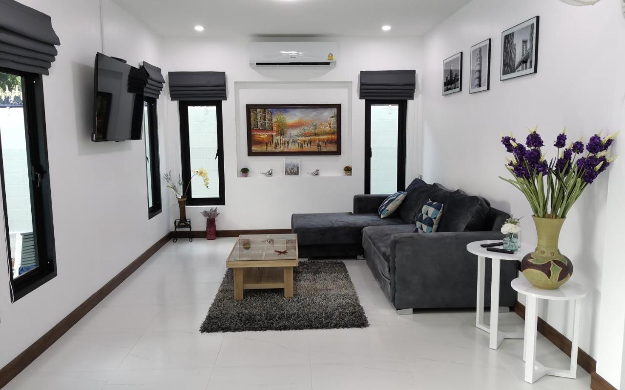 Private Pool Villa With Jacuzzi At Royal Park Village - Walk To The Beach - 6 People - Max 3 Males (Adults Only) Jomtien Beach Exterior foto
