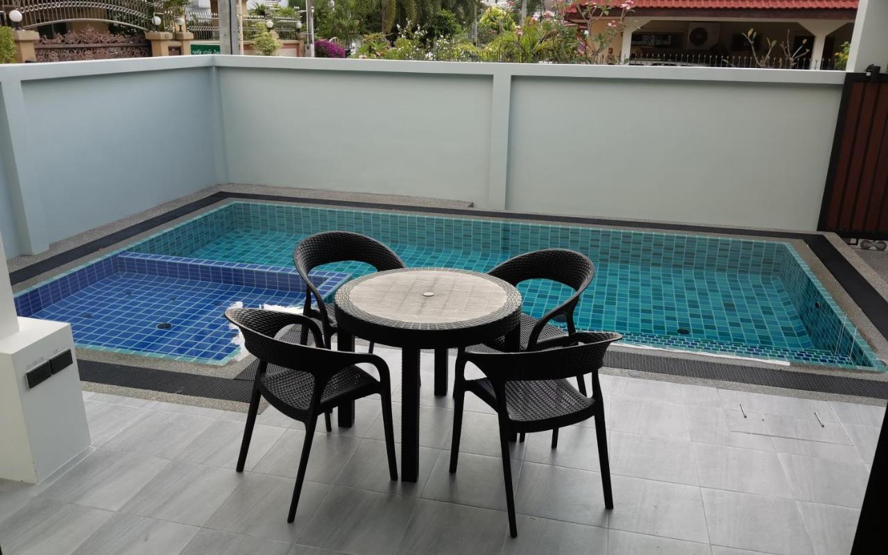 Private Pool Villa With Jacuzzi At Royal Park Village - Walk To The Beach - 6 People - Max 3 Males (Adults Only) Jomtien Beach Exterior foto
